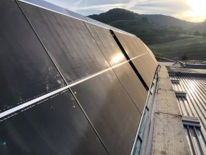 Suncrest in Zwitserland installeert 192 zonnepanelen op een hondenvoerfabriek 2