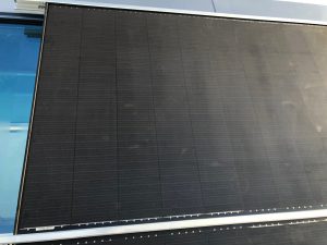 Suncrest in Zwitserland installeert 192 zonnepanelen op een hondenvoerfabriek 4