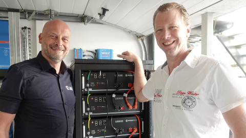 Lok Installaties over Pylontech: Betrouwbare en Flexibele Energieopslag