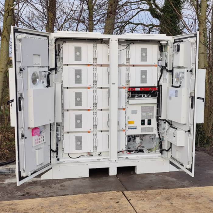 FvS Solar Solutions over de Huawei C&I Batterij: Eenvoudige installatie & maximale impact