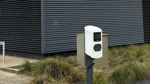 Laadlokaal en Alfen: Samen vooruit in de energietransitie met betrouwbare laadstations en slimme oplossingen